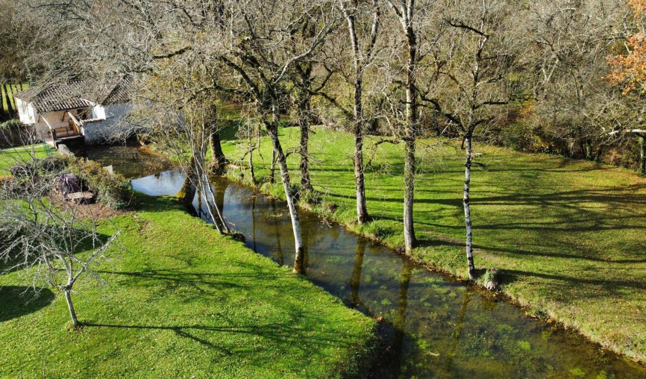 Gite De Charme Avec Piscine Montpezat-de-Quercy Exterior foto